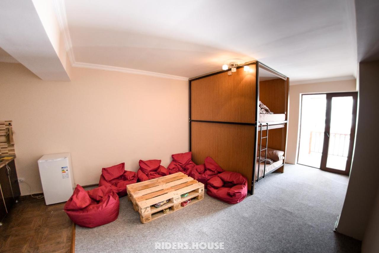 Riders House New Gudauri Hostel Екстериор снимка
